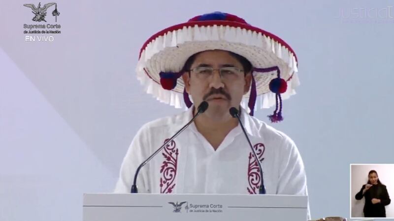 Gracias a Reforma Judicial pueblos indígenas tienen presencia: Hugo Aguilar tras recibir bastón de mando