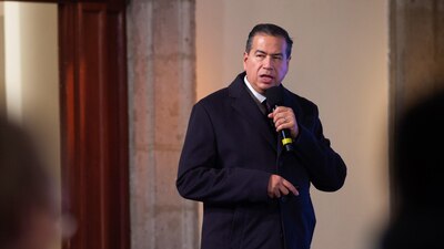 Morena nombró a Armando Guadiana como candidato en Coahuila