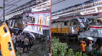 Tragedia en Indonesia: choque de trenes deja 15 mujeres muertas y 88 heridos