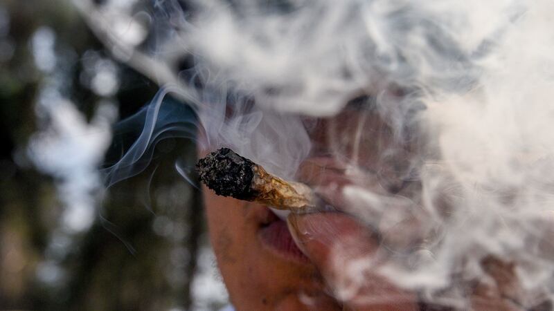 Vecinos protestan contra reubicación de puntos de consumo de cannabis en la CDMX