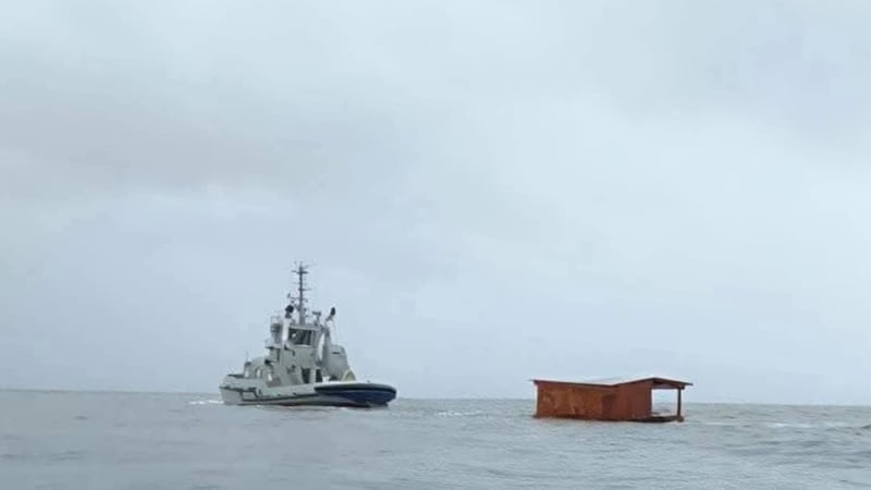 “¿Hay alguien ahí?“: el restaurante flotante ‘El Atracadero’ reaparece en mar abierto