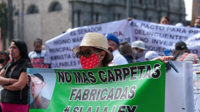 Familiares de personas privadas de su libertad, a las afueras del Congreso del Edomex