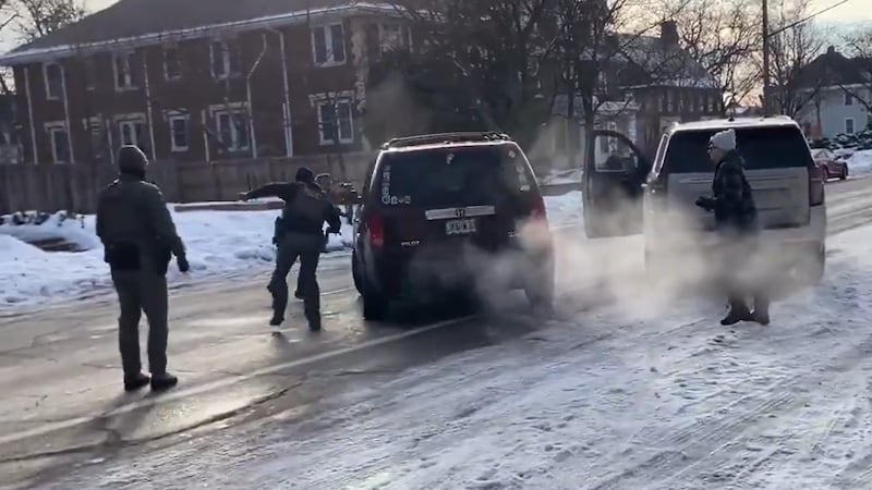 VIDEO: ICE mata a tiros a una mujer; alcalde de Minneapolis pide que agentes se vayan del estado