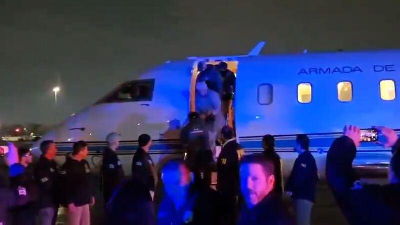VIDEO: Así llegaron los narcotraficantes mexicanos extraditados a Estados Unidos