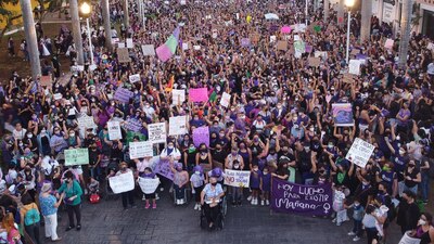 Personas marcharon en todo el país, en el marco del Día Internacional de la Mujer