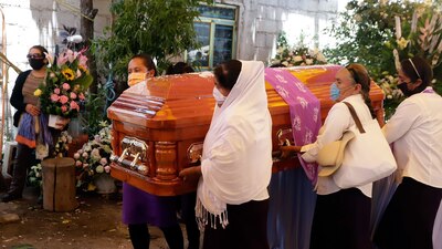Miles de mexicanos han perdido la vida por COVID-19