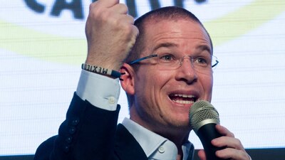 El aspirante dijo que es una verdadera locura en lo que ha caído el gobierno federal