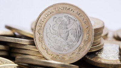 El tipo de cambio se ubica en los 18.1335 pesos por billete verde