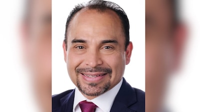 Es licenciado en Ciencias Políticas por el Instituto Tecnológico Autónomo de México (ITAM)