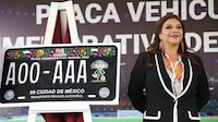 Gobierno de la CDMX anuncia placas vehiculares conmemorativas del Mundial 2026