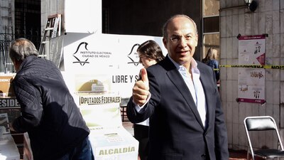Felipe Calderón publicó lo que donaba con su pensión y los tuiteros lo tundieron