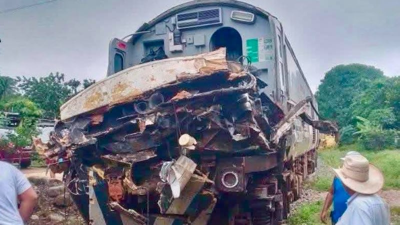 Colapsan el Tren Interoceánico y un tráiler en Chiapas; esto sabemos