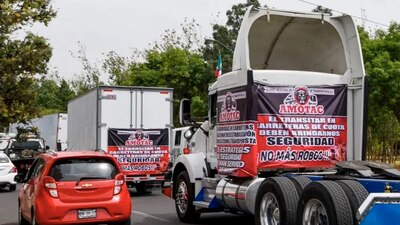 La protesta inició cerca de las 8:00 horas de este jueves