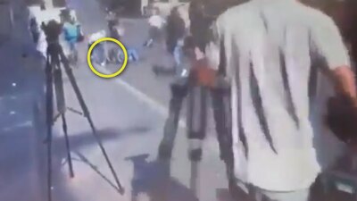 El círculo amarillo muestra a un hombre robándole a un herido en el centro de Cuernavaca