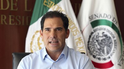 Escudero aseguró que no tiene facultad para bajar el sueldo a los senadores