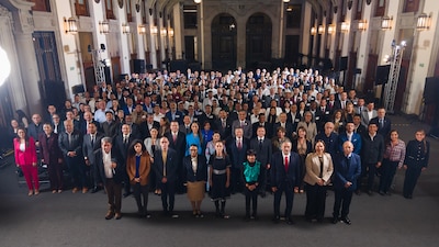 Sheinbaum se reúne con gobernadores y alcaldes para agilizar construcción de viviendas