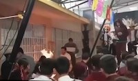 VIDEO: Alumna lucha por su vida tras incendiarse su disfraz de catrina en una secundaria de Hidalgo