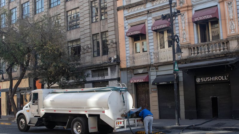 Entran en vigor nuevas reglas de operación de pipas en la CDMX; ¿cuál es su límite de velocidad?