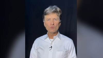 Invitó sus simpatizantes a seguir los foros del Frente Amplio por México