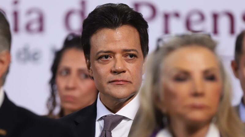 IA sería mejor presidente que AMLO, dice Rodrigo Herrera ‘tiburón’ de Shark Tank