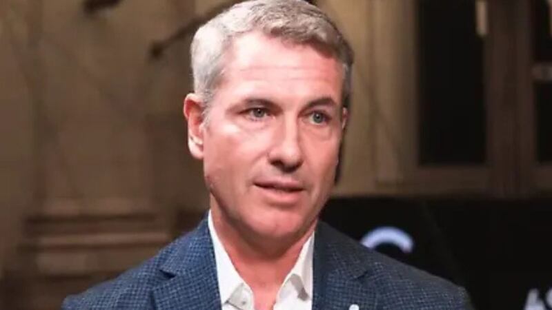 ¡Es oficial! Astronomer suspende al CEO Andy Byron tras escándalo por presunta infidelidad