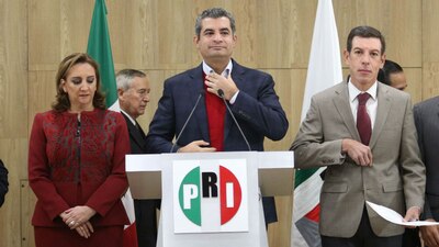 Enrique Ochoa Reza metió la pata con un comentario sobre expriistas que apoya a otros partidos
