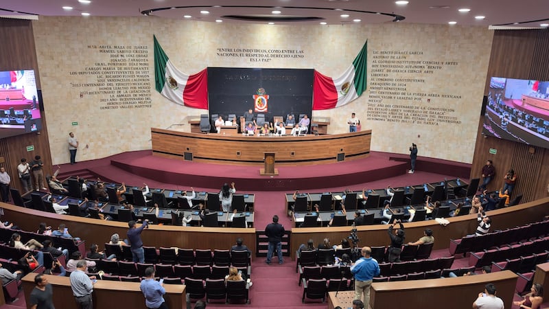Congreso de Oaxaca avala desaparecer el Ayuntamiento de Juchitán
