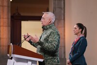 Sedena no descarta espionaje de aeronaves de EU; reitera que no entraron a territorio nacional