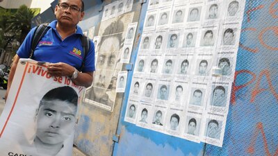 El caso Ayotzinapa, sigue teniendo incógnitas sin resolver, Encinas presentó un informe la semana pasada