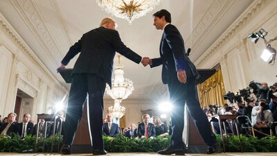 Los mandatarios durante una conferencia en la Casa Blanca