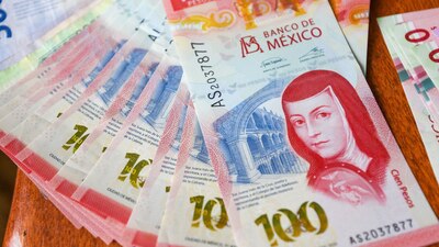 El precio del dólar en ventanillas bancarias pues se cotiza en los 18.89 pesos