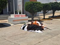 Integrantes de la CETEG causan destrozos en las oficinas del SNTE sección 14