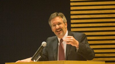 Se ha mantenido activo en redes sociales respecto de recuperar la legalidad en el partido