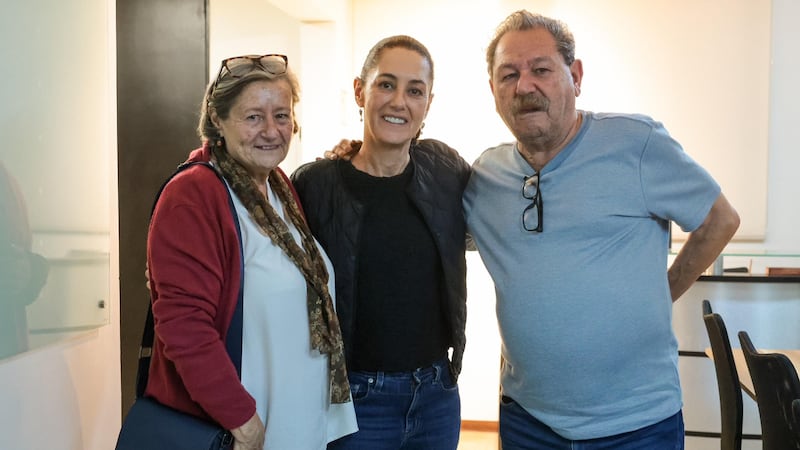 Paco Ignacio Taibo II se mantendrá en el Fondo de Cultura Económica: Sheinbaum