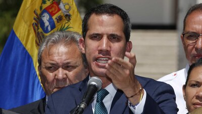 El líder opositor se declaró presidente legítimo del país sudamericano