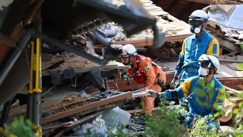 Se eleva a 30 la cifra de fallecidos por terremoto de magnitud 7.1 en Kumamoto, Japón