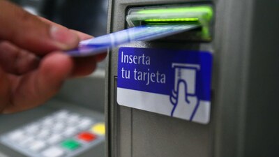 La propuesta de Morena pretende eliminar los cobros por disposición de crédito