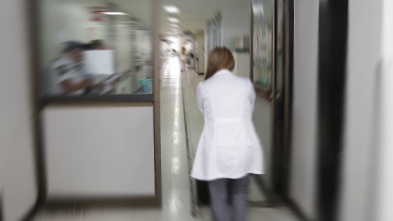 Muere bebé de 4 meses, quedó prensada en una motocicleta en la que viajaba con su madre