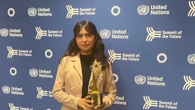 Ángela recibió el premio a la excelencia académica que se compara con un Nobel