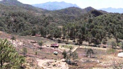 Se reportan al menos cinco personas atrapadas en el derrumbe