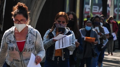 Pese a la baja en contagias, se recomienda seguir con las medidas sanitarias: uso de cubrebocas y lavado de manos