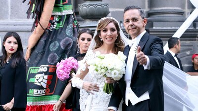 Los novios se casaron en la Capilla del Rosario, de la iglesia de Santo Domingo, ubicada en Puebla