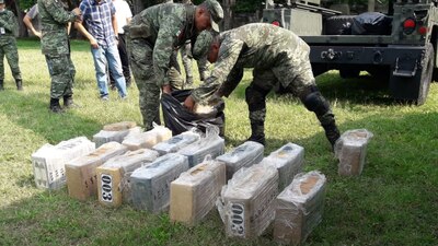 Se informó que se detuvieron a dos mujeres y cuatro hombres, cinco de ellos originarios de Jalisco