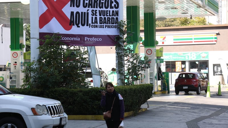 Gobierno federal exhibirá con lonas a gasolineras con precios altos