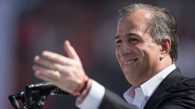 Este martes el abanderado del PRI cumple 49 años.