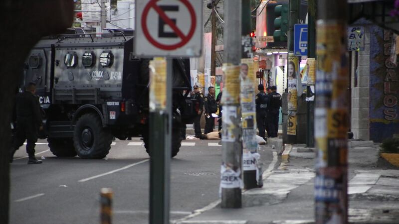 Van contra 5 venezolanos, en ataque a bar en la CDMX; dejan a 2 sin vida