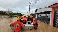 Lluvias en Vallarta dejan más de 300 casas bajo el agua; siguen trabajos de rescate de personas