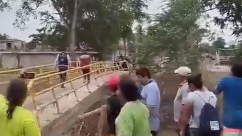 VIDEO: Pobladores corren a la alcaldesa de Álamo; la acusan de abandono durante las inundaciones