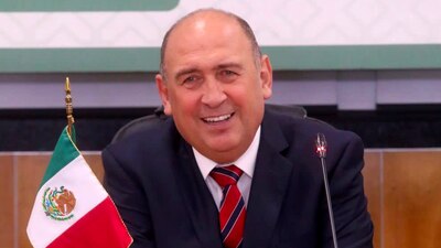 Afirmó que él no se atrevería a pedirle a un legislador de la colación que bajen una iniciativa