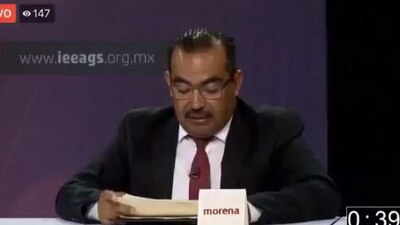 El candidato tuvo serios problemas para leer su discurso durante el debate